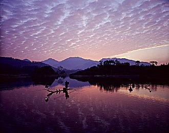 《灵魂骇客2》新TVCM公布 8月25日正式发售